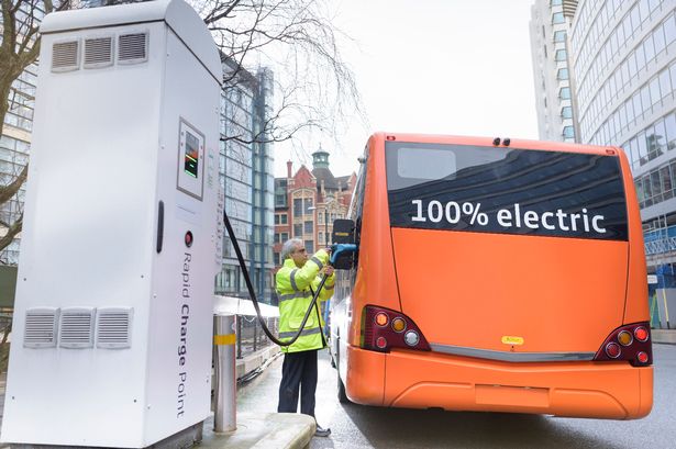 Government to pay for 1,000 more electric buses across England