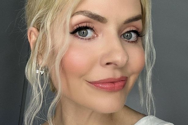 Holly Willoughby’s MUA uses this £30 Elemis glow-booster to get her ...