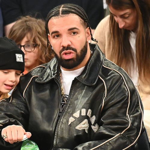 Drake gives fan $25K so she can be a ‘rich baby mama’
