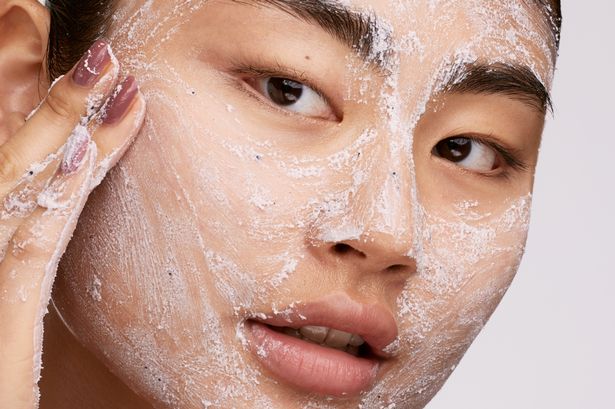 Fenty just dropped a brand new detoxing face scrub that ‘makes pores smaller’