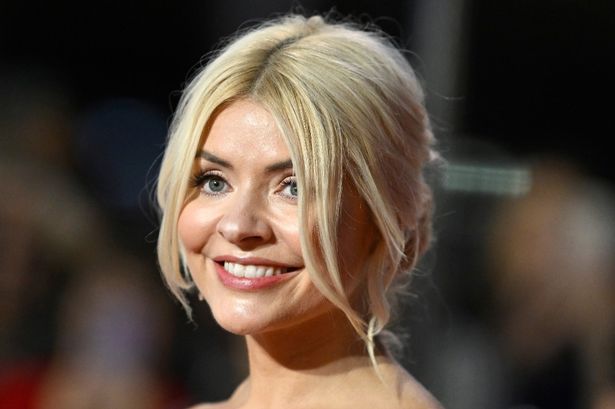Holly Willoughby’s favourite lengthening, non-clumping mascara is now reduced to £8