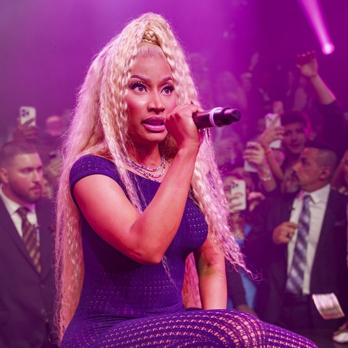 Nicki Minaj brings out Cyndi Lauper as special guest during Brooklyn ...