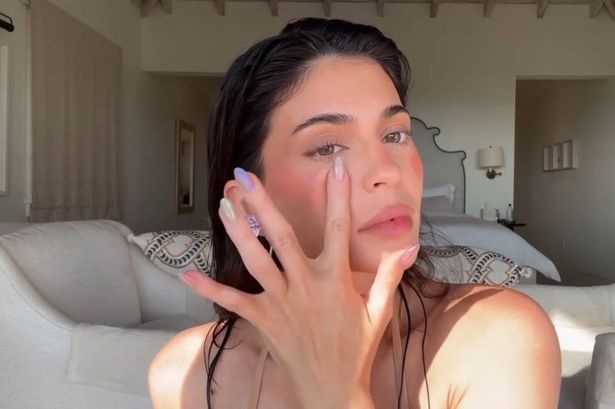 Kylie Jenner’s mermaid chrome nails are the perfect summer holiday mani