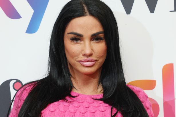 Katie Price fans spot ‘Photoshop fail’ as she shows off tattoos in lacy lingerie