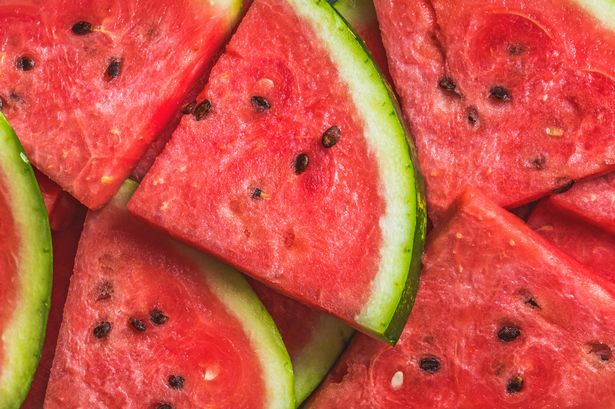 Watermelon trick ‘should be illegal’ – cuts fruit in seconds into handy finger-sized pieces