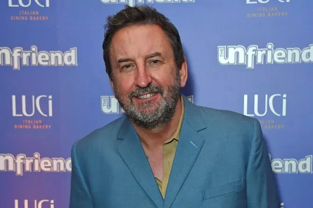 The 1% Club’s Lee Mack’s fans in stitches over his appearance on Pointless with TV legend