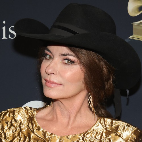 Shania Twain teases fans don’t realise she’s near them in public because of disguise