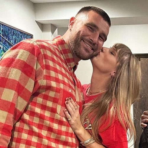 Travis Kelce details the moment he fell for Taylor Swift
